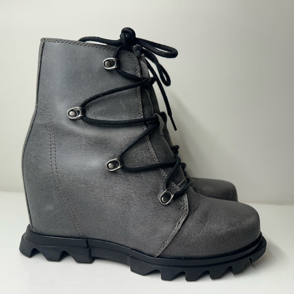 Sorel Joan of Arctic III Waterproof Lace-Up Wedge Boot Grey Leather Size 6